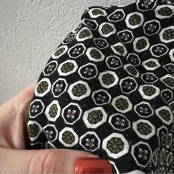 J Jill Wearever Collection Patterned Black Top - Picture 4 of 5